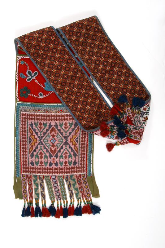 <b>Sac à bandoulière</b>, Anishinaabe, Chippewa, 1865-1900. Don David Ross McCord , M1555 © Musée McCord