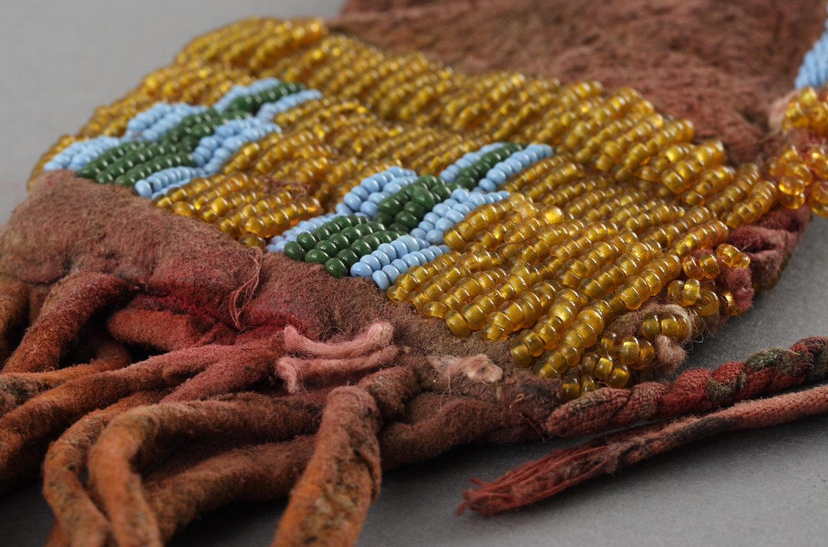 <b>Pigment bag</b> (detail), Nêhiyawak , 1875-1885. Gift of David W. Armstrong, M2005.70.3 © McCord Museum