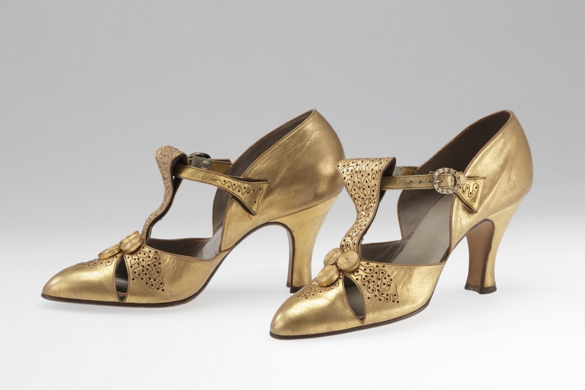Shoes, La Gioconda, about 1930. Gift of Alan Grant, M2013.54.2.1-2 © McCord Stewart Museum