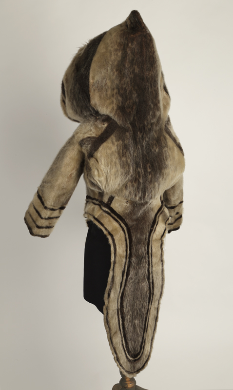 <b>Mother’s <i>amauti</i></b>, Nunavimmiut, 1890–1897. Gift of Mrs. R. Fairbanks and David Ross McCord, M5837 © McCord Museum