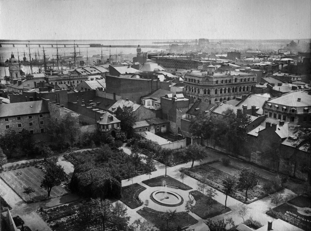 Alexander Henderson, <i>Vue en plongée des jardins du Séminaire, Montréal</i>, vers 1870. MP-0000.10.170 © Musée McCord Stewart