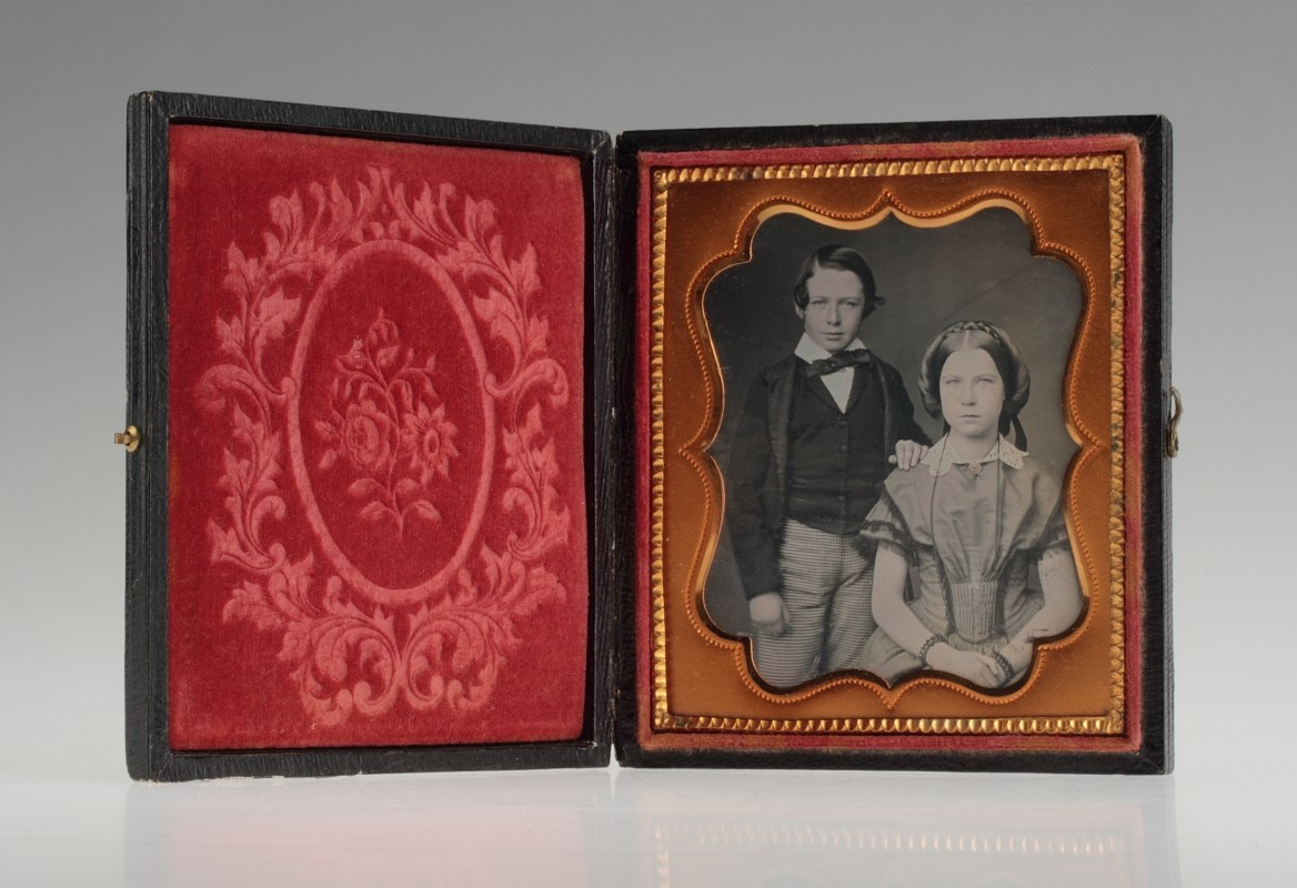 Photographe inconnu, <i>Les enfants Dawes</i>, vers 1850, daguerréotype. Don de Mme A. Sidney Dawes, MP-0000.427.1 © Musée McCord Stewart