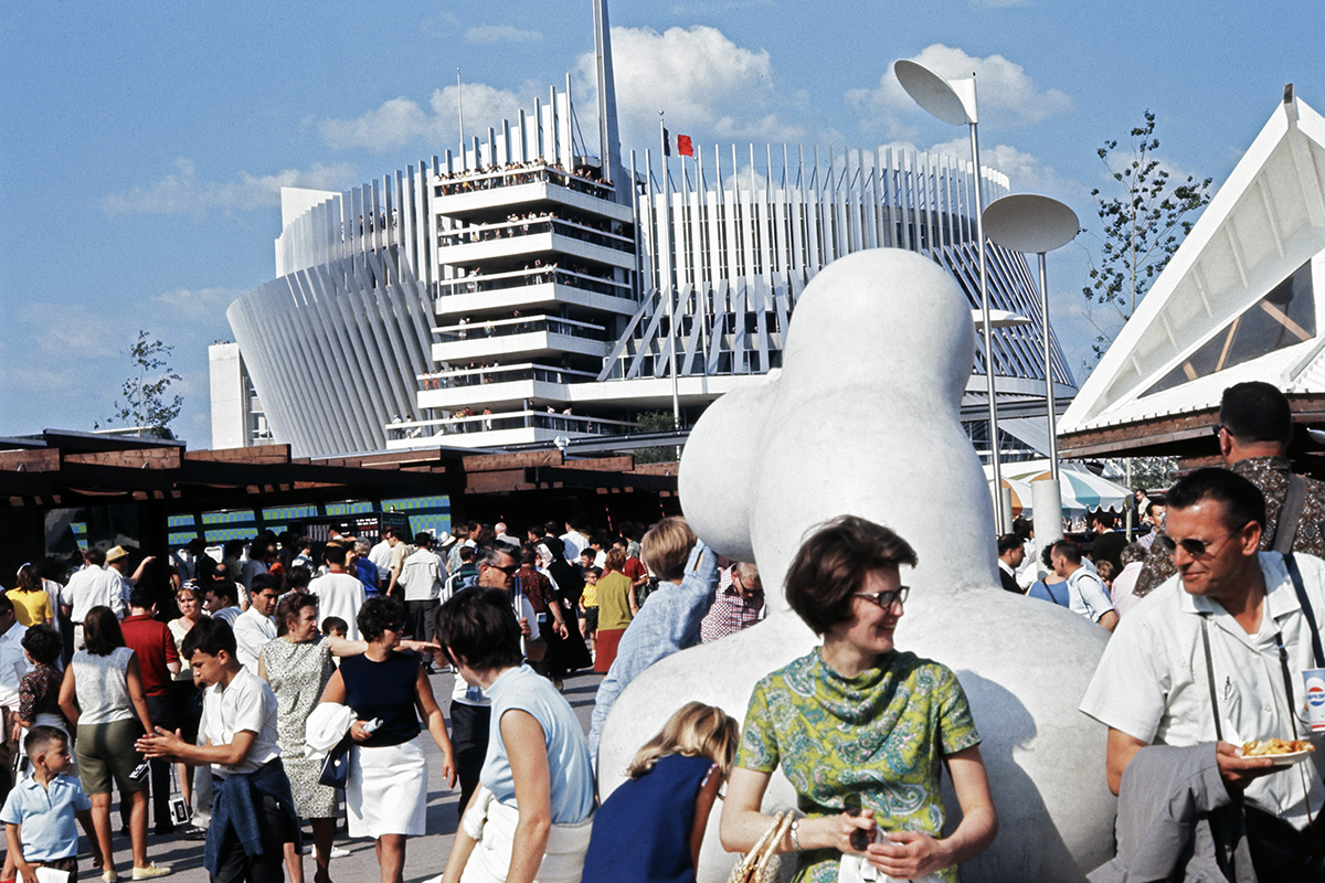 Crowd near the French Pavilion, Expo 67, Montreal, 1967. Gift of Jean-Louis Frund, © McCord Museum, MP-1994.1.2.576