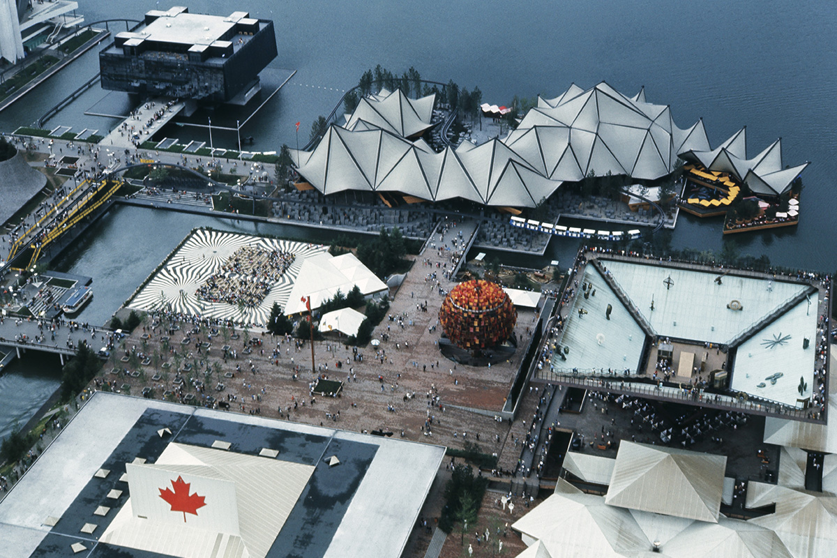 Aerial view of the Quebec, Ontario and Canada pavilions, Île Notre-Dame, Expo 67, Montreal, 1967. Gift of Jean-Louis Frund
© McCord Museum, MP-1994.1.2.340 2 B
