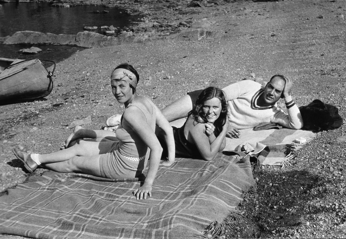 John G. M. Le Moine, <i>Ruth, Dot and Charlie at the island of Le Pèlerin du Jardin, Saint-André, Quebec</i>, 1929. Gift of Anthony G. Lemoine, M2013.96.10.113, McCord Museum