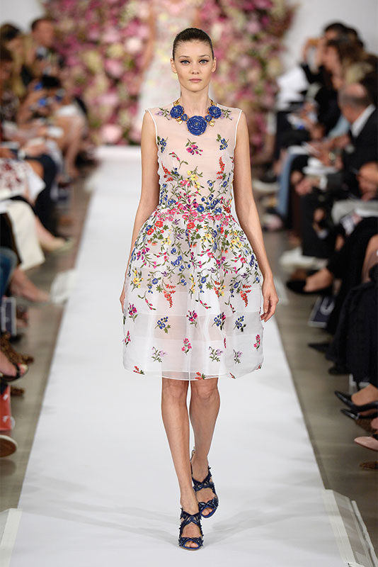 Oscar de la Renta, prêt-à-porter printemps-été 2015, tenue 37 © Catwalking