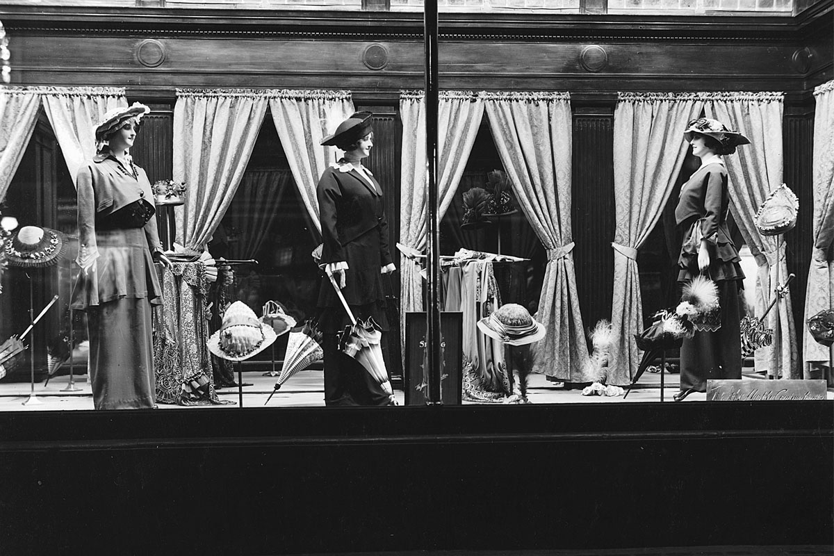 Anonyme, Le magasin John Murphy & Co., 443-449 rue Sainte-Catherine Ouest, Montréal, 1914, MP-0000.587.80, Musée McCord.