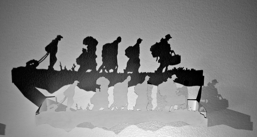 ombres-sans-frontieres-mere-phantoms-installation-participative-5