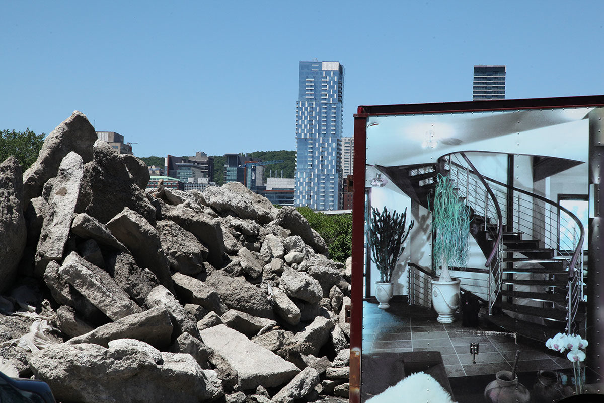 Robert Walker, <i>Vue vers le nord depuis la rue Basin</i> / <i>Looking north from Basin Street</i>, 2019