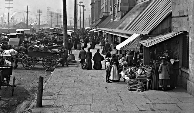 Commercial Streets: Pedestrianization and Walkability