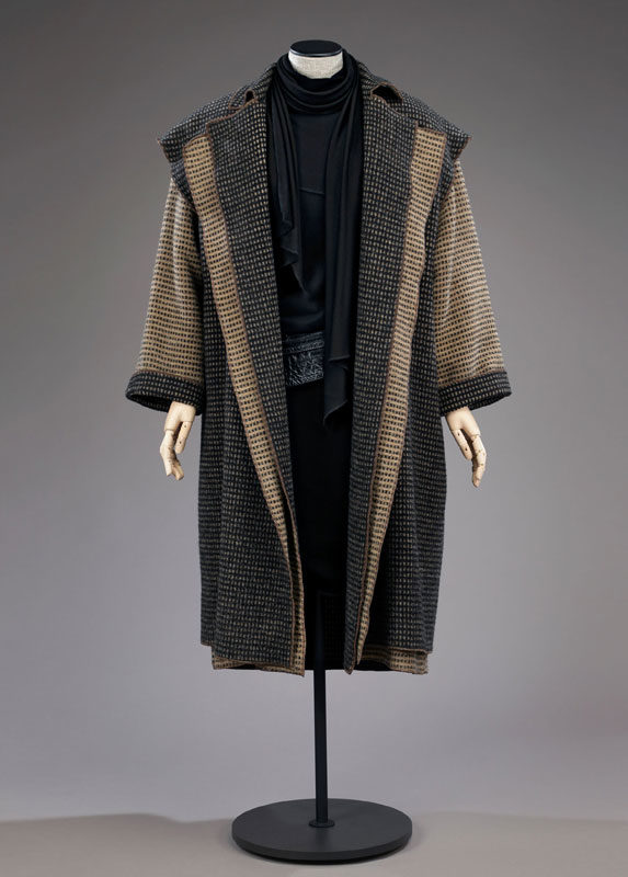 Manteau/Coat, 1983. Marque/Label: Jean Claude Poitras Boutique. Fabricant/Manufacturer: Nota Bene Design Inc. Don de/Gift of Jean-Claude Poitras. M2005.78.2.1-2 © Musée McCord Museum