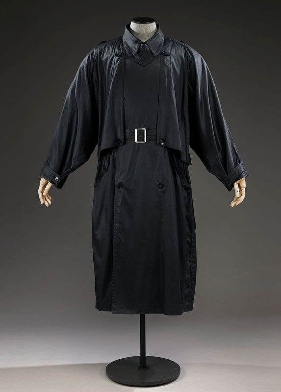 Manteau/Coat, 1990. Marque/Label: Jean Claude Poitras Design. Fabricant/Manufacturer: Poitras Design-Irving Samuel Canada Inc. Don de/Gift of Jean-Claude Poitras. M2005.78.6.1-2 © Musée McCord Museum