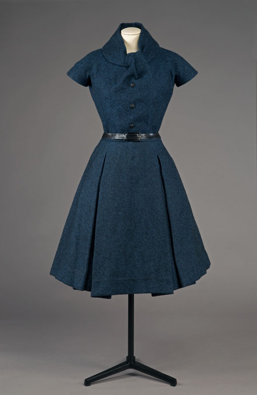 Day suit, <i>Virevolte</i>, Christian Dior, Fall-Winter 1955 Collection. Gift of Helen Holt Gauthier, MMQ 1994.01.02AC © McCord Museum