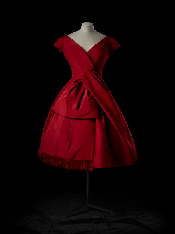 Robe de cocktail, <i>Delphine</i>, Christian Dior, 1956. Don de Mme Harry Davidson. ROM 961.87.3 © Laziz Hamani