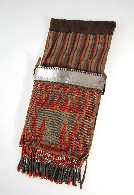 Sac de médecine, Anishinaabe, fin 18e siècle – début 19e siècle. Don de David Ross McCord, M740 © Musée McCord