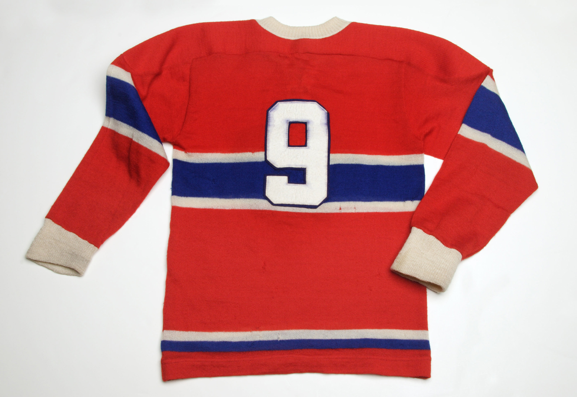Hockey sweater, 1943-1953. Gift of the Estate of Maurice Richard, M2002.56.1 © McCord Museum