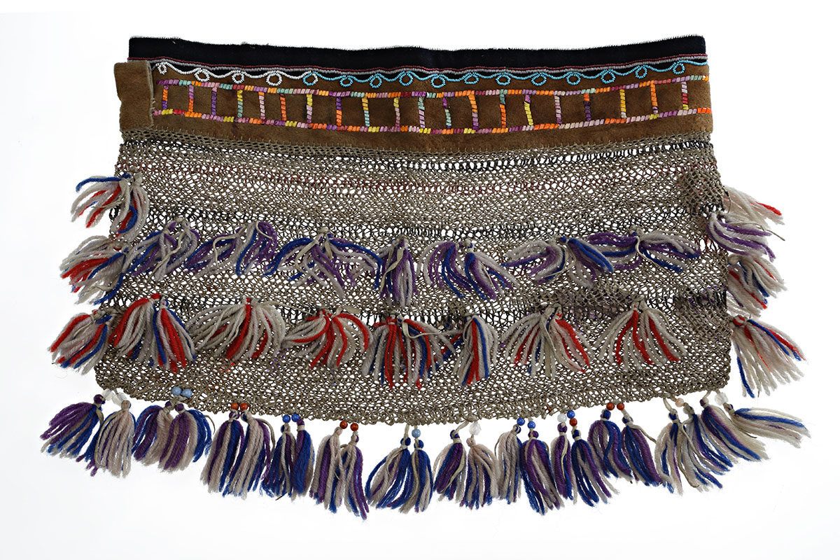 <b>Game bag</b>, Gwich'in, 1900-1930. Gift of John A. Grose, ME984X.98 © McCord Stewart Museum