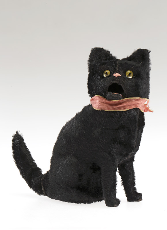 Jouet, chat, 1880-1900. Don de la Succession de Dorothy Coles, M984.237.7.1-2, Musée McCord