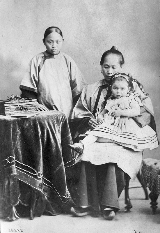 William Notman, <i>McDonald’s family’s nursemaids and child</i>, Montreal, QC, 1867. I-26231.1, McCord Stewart Museum