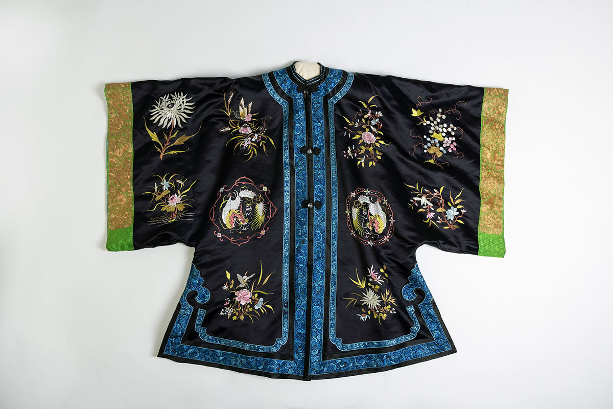Silk evening coat, about 1914. Gift of Jennifer Brumwell, M973.26.1, MCord Stewart Museum