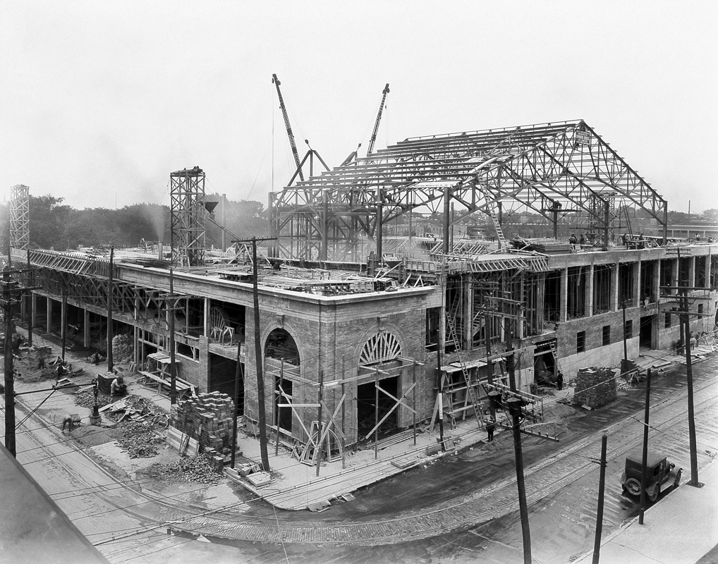 Photographe inconnu, <i>Canadian Arena (le Forum), rue Sainte-Catherine, Montréal</i>, 1924. Don de Charles S. Deakin, MP-1977.140.18.2, Musée McCord Stewart