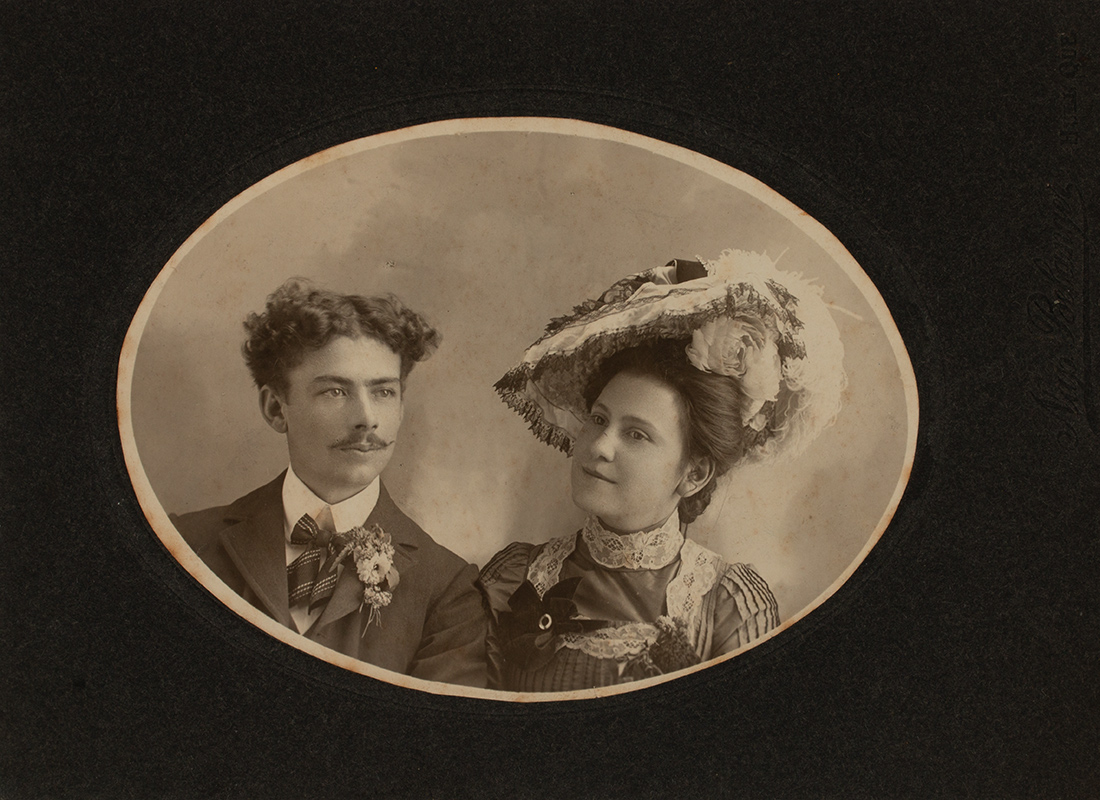 Napoléon Bélanger, <i>Joseph V. Sabourin et Octavie B. St-Pierre, Hull, Québec</i>, 1889. Don de Jean-Luc Allard et Lucie Surprenant, M2017.46.2.561, Musée McCord Stewart