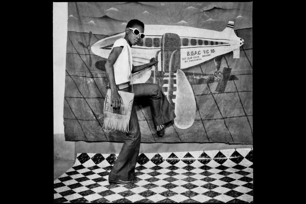 Sanlé Sory, <em>Je Vais Décoller</em>, 1977 © Sanlé Sory/Tezeta. Courtesy David Hill Gallery 