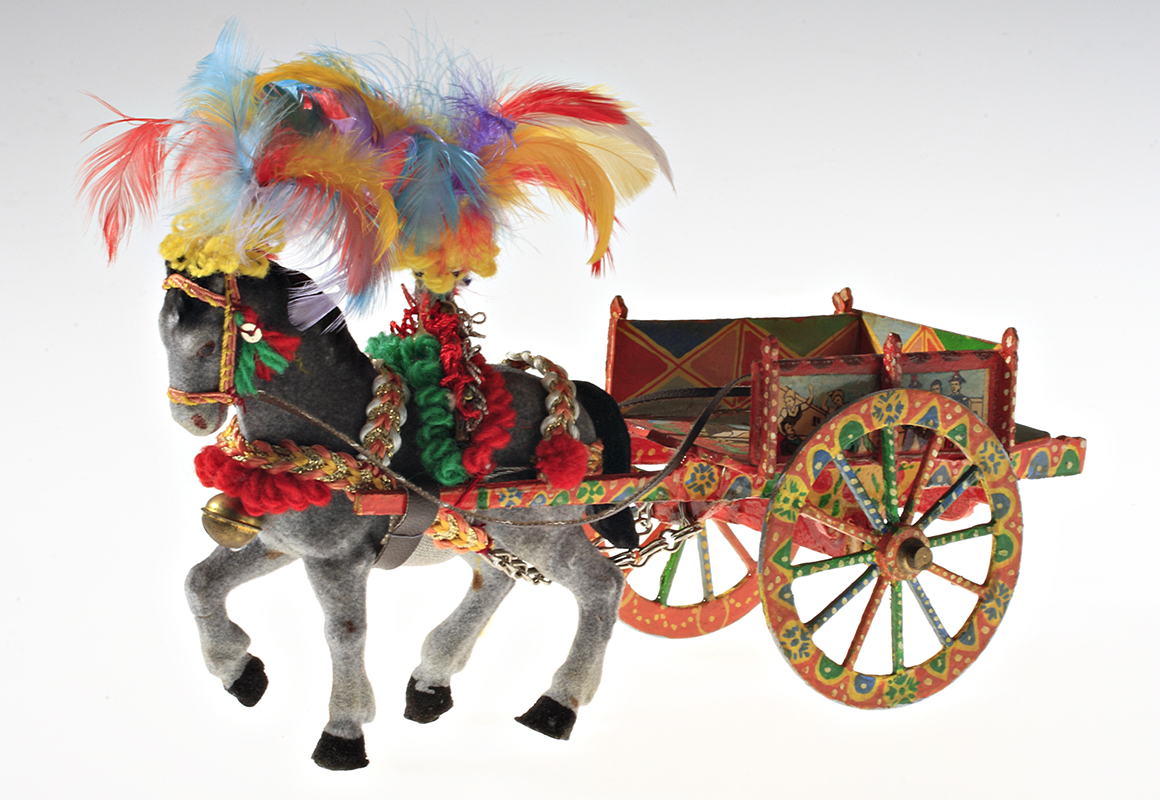 Maker unknown, Sicilian cart, toy, 1940s. Gift of Margaret Van Horne, M973.170.23, McCord Stewart Museum