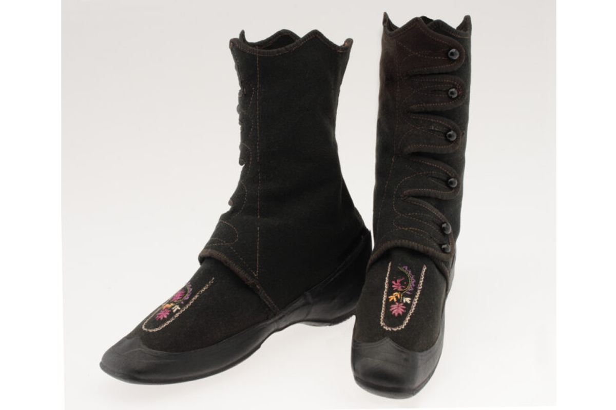 Bottes, Canadian Rubber Co., 1868-1875. Don du Dr William P. Baker, M2006.118.1.1-2, Musée McCord Stewart