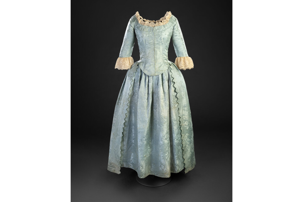 Robe, années 1780. Don de Tim et Gordon Peters, M2022.18.1.1-2, Musée McCord Stewart