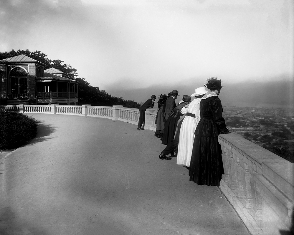 Wm. Notman & Son, <i>Le belvédère, parc du Mont-Royal</i>, 1916. Musée McCord Stewart, VIEW-16204 
